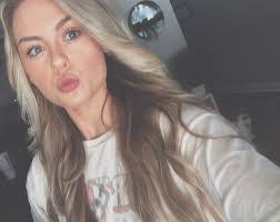 Mollie Rose's Instagram, Twitter & Facebook