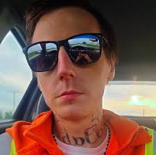 Does anyone know where I can take my 12 yr old daughter to teach her how to  swim I've tried to teach her and she just don't care but like in my