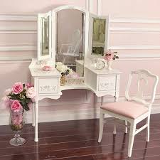 Nasıl bir şekil ve modelde ayna kullanabilirim diye bilirsiniz. En Guzel Tuvalet Masasi Modelleri