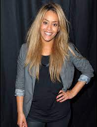 Epingle Sur Chanteuse