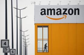 Noelsansamazon La Petition Mise Hors Ligne Ses Initiateurs Comptent Porter Plainte Le Parisien