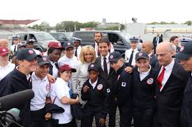 Dans un entretien accordé mardi 14 juillet, le président de la république s'est encore répété, sans offrir le début du commencement d'une quelconque « réinvention ». Gabriel Attal Auf Twitter Apres Le Defile Du 14juillet Les Jeunes Appeles Au Service National Universel Et Les Servicecivique Rencontrent Brigitte Macron Ephilippepm Et Jmblanquer Une Journee Inoubliable Liberteegalitefraternite