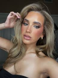 Hairstylist & Makeup Artist