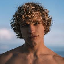 Hayden Sawyer's Instagram, Twitter & Facebook