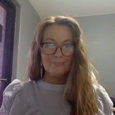 Elissa Brooks's Instagram, Twitter & Facebook