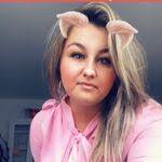 Angela Mackiewicz's Instagram, Twitter & Facebook