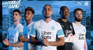 Todo ocurrió al minuto 73, cuando luego de que los ultras lanzaron botellas en el tiro de esquina al capitán dimitri payet y este se las regresó a la tribuna. Olympique Marseille 2021 22 Puma Home Kit Todo Sobre Camisetas