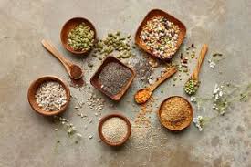 Une étude publiée dans l'european journal of clinical nutrition a révélé que lorsque les adultes ajoutaient 102 grammes de son d'avoine par jour à leur alimentation pendant une période de deux semaines, le taux de cholestérol total diminuait de 14 % comparativement à 4 % dans le. Sante Quels Sont Les Bienfaits Du Son D Avoine Me Sentir Bien
