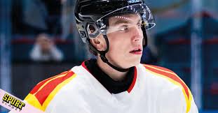 Kasper Larsen stängs av: ”Domaren slog mig”