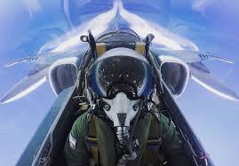 Be A Fighter Pilot For A Day Come With Us And Fly A Jet Fighter Avion De Chasse Avions De Chasse Patrouille De France
