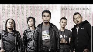 10 kunci chord lagu naff. Chord Kunci Gitar Lirik Lagu Akhirnya Ku Menemukanmu Naff Jangan Pernah Letih Tuk Mencintaiku Tribun Solo