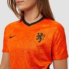 Een generatie met de ambitie om europees kampioen te worden en waar iedereen die achter oranje staat onderdeel van uitmaakt. Nike Uefa Euro 2020 2021 Knvb Nederland Breathe Stadium Thuisshirt 20 22 Oranje Dames
