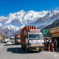 (26 Percent Increase in UK Gas Quota) बड़ी खबर: चारधाम यात्रा के लिए कमर कस रही सरकार, अब नहीं होगी गैस की किल्लत!  देहरादून: अगले महीने से शुरू हो रही चारधाम यात्रा और पर्यटन सीजन ...