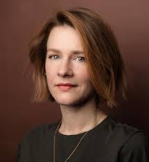 Gwen Ellis's Instagram, Twitter & Facebook