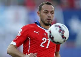 Marcelo diaz (r.) rettet seinen hamburger sv durch einen freistoßtreffer in die verlängerung des marcelo díaz (r.) spielt gegen die niederlande über 90 minuten und trennt wesley sneijder mehrfach. Chilean Midfielder Marcelo Diaz Joins Mexico S Pumas Watch Chile News Breaking News Views Analysis