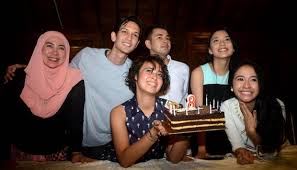 Pada 2014 lalu, keduanya pernah dikabarkan menjalin asmara. Raffi Ahmad Bocorkan Kedekatan Bella Dan Dimas Beck Seleb Tempo Co