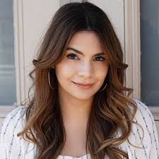 Kelly Driscoll's Instagram, Twitter & Facebook