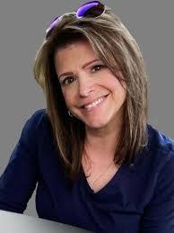 Danielle Vitale's Instagram, Twitter & Facebook