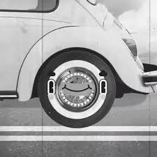 Https Encrypted Tbn0 Gstatic Com Images Q Tbn And9gcssyoksnt47jvw6az1y5o5fjk3ykbdjh 0 Iw Usqp Cau Flat tire and whole wheel car. 2
