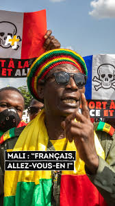 “Nous avions appelé la France à l’aide. Nous pensions qu’elle était venue  pour nous aider. Mais elle nous a détruit.” , Après 7 ans de présence de  l’armée française au Mali, des milliers de ...