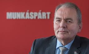 Thürmer gyula szerint a a liberalizmus korunk fasizmusa a munkáspárt elnöke a vasarnap.hu internetes portálnak adott interjút. Thurmer Gyula Bizik A Kinai Tudomanyban Orommel Fogadta El A Keleti Vakcinat Pestisracok