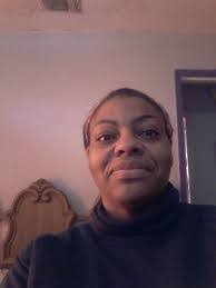 Delia Gray's Instagram, Twitter & Facebook