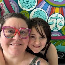 I am looking for a palmist and or a psychic someone who is known for  accuracy any recommendations around the surrounding area?