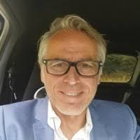 70+ perfiles de «Emmel»