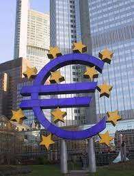 L'unione consiste attualmente di una zona di libero mercato caratterizzata da una moneta unica, l'euro, regolamentata dalla banca centrale europea e adottata da 19 dei 27 stati membri; File Bce Francoforte Jpg Wikipedia
