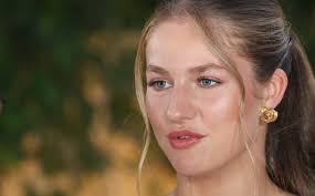 Ms Foxy 1 Naked - experienced in every way