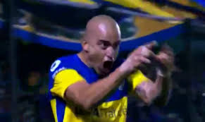Una con su apellido en la espalda y otra con el apodo tanque. A Cara Da Libertadores Blog Do Zanei