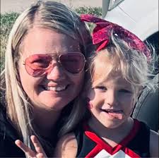 Are aggressive behaviors normal in 3-week-old appleyard chicks?