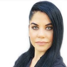 Mitzi Hubbard's Instagram, Twitter & Facebook