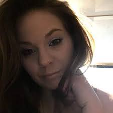 Krystal Estes's Instagram, Twitter & Facebook