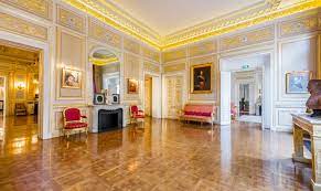 We recommend booking palais vivienne tours ahead of time to secure your spot. Palais Vivienne