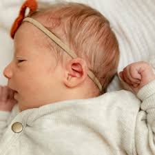 The little legs + feet just a few hours old >>> Nothing gets better!!!