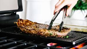 Masak beef slice grill / sliced grilled beef barbecue with fresh salad ove… read more masak beef slice grill / sliced grilled beef barbecue with fresh salad over dark background | premium photo. Best Carne Asada Recipe Downshiftology