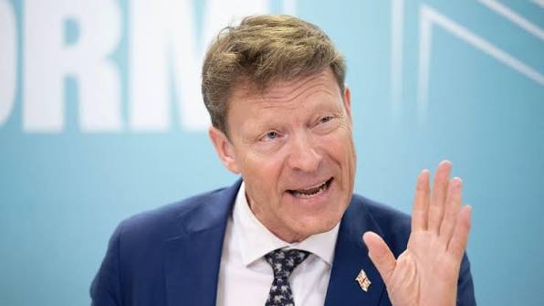 Richard Tice has faced severe criticism after claiming people should  celebrate high temperatures because they help English sparkling wine  improve. 😧 The Reform UK deputy leader urged people to celebrate soaring  weather