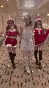 安室奈美似 さんとコラボ🥺❤️@angeliy_quinn @akinai.art #TikTokXmas #モデルウォーク#安室ちゃん #安室奈美恵  : TikTok乳揺れまとめ部