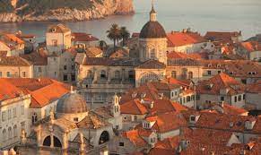 Dubrovnik conosciuta anche come la perla dell'adriatico è la città più meridionale della croazia e anche la più famosa, meta di crociere e visite durante tutto l'anno, non solo nel periodo estivo. Dubrovnik September 2019 The Annual Conference Psicologia Politica