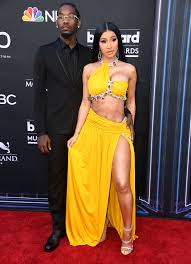 Sun S Out Tongues Out Cardi B And Offset Show Off Major Pda On Billboard Music Awards Carpet Cardi B Photos Cardi B Fashion