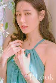 This will be her first return to jtbc in three years following the drama pretty noona who buys me food (also known as something in the rain ), they said in a statement. 12 Times Son Ye Jin Showcased Her Stellar Style On Instagram