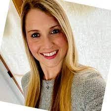 Whitney Floyd's Instagram, Twitter & Facebook