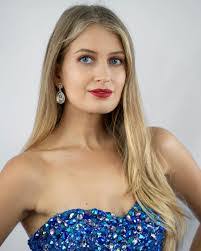 Emma Gribble's Instagram, Twitter & Facebook