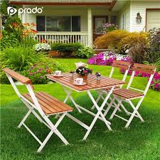 Ahşap malzeme ile üretilen ve zarif bir görünüme sahip olan balkon masası takımları küçük boyutlarıyla göz dolduruyor. Prado Adaliss Bahce Balkon Masa Sandalye Takimi Ahsap