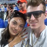 100+ "Vanliew" profiles