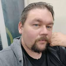 Manny's dad was NOT father of the year! 👎🏻