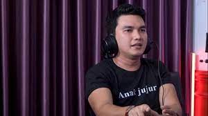 Wajahnya mulai dikenal luas oleh publik. 9sjtas5vt4ddfm