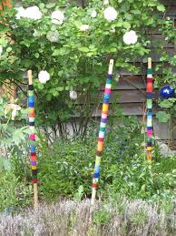Kunterbunte Gartenstabe 1m Garten Deko Gartenkugeln Gartenschilder