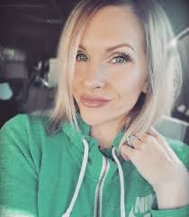 For real ladies! How often do we find ourselves doing this? Stop thinking  that and go be awesome. 😘